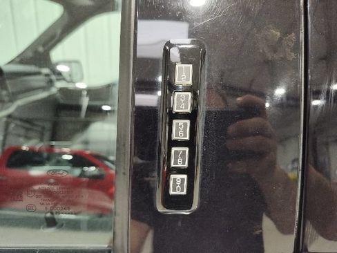 Used 2021 Ford F150 Lariat w/ Equipment Group 502A High AWD/4WD image 18