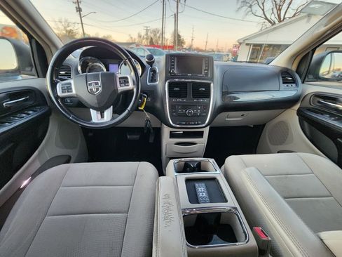 Used 2011 Dodge Grand Caravan Crew w/ Entertainment Group 1 image 14