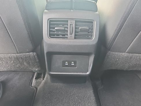 Used 2025 Nissan Rogue SV FWD image 10