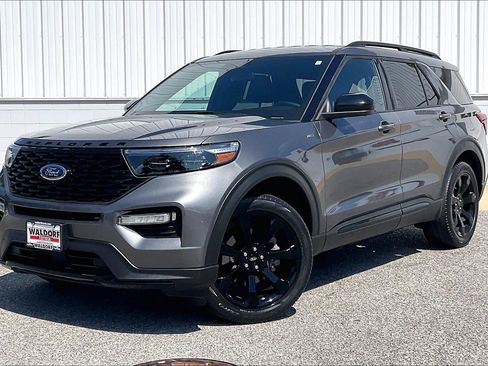 Used 2023 Ford Explorer ST-Line AWD/4WD image 2