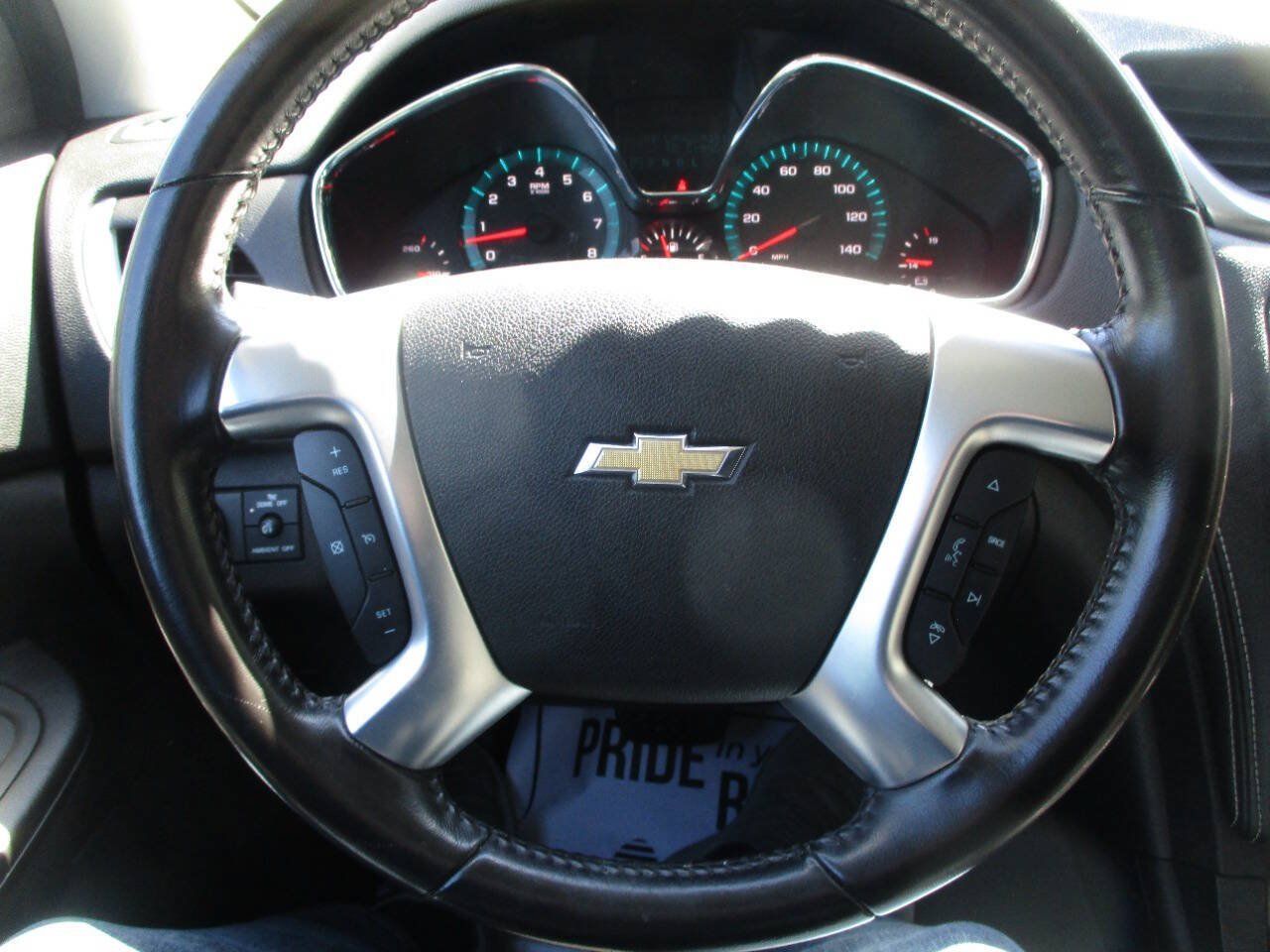 Used 2017 Chevrolet Traverse LT w/ Style and Technology Package FWD image 26