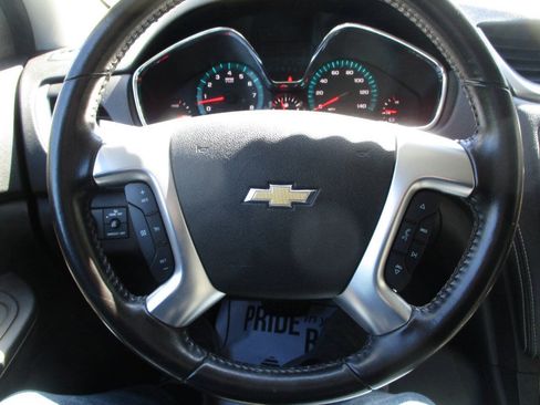 Used 2017 Chevrolet Traverse LT w/ Style and Technology Package FWD image 26