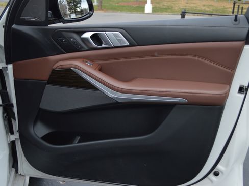 Used 2020 BMW X7 xDrive40i w/ M Sport Package image 34