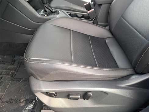 Used 2020 Volkswagen Tiguan SE image 31