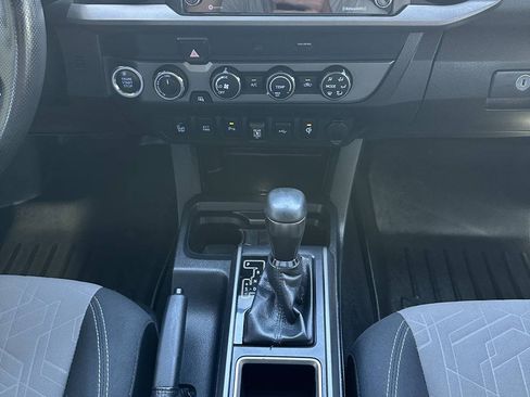 Used 2020 Toyota Tacoma TRD Off-Road w/ Technology Package AWD/4WD image 36