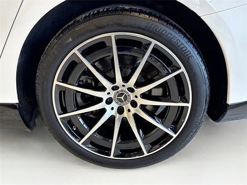 Used 2022 Mercedes-Benz EQS 580 4MATIC Sedan image 32