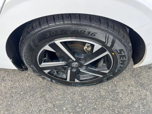 Used 2025 Nissan Sentra SV FWD image 29