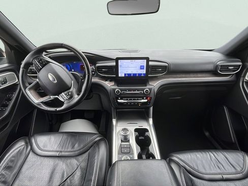 Used 2020 Ford Explorer Platinum image 9