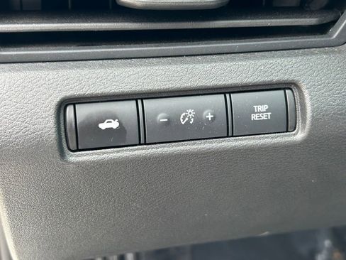 Used 2025 Nissan Altima 2.5 SV FWD image 23