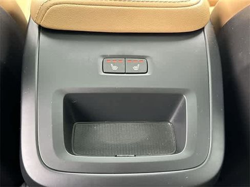 Used 2023 Volvo XC60 T8 Ultimate w/ Climate Package image 21