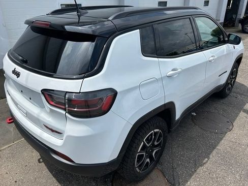Certified 2025 Jeep Compass Trailhawk w/ Trailhawk Elite Group AWD/4WD image 5