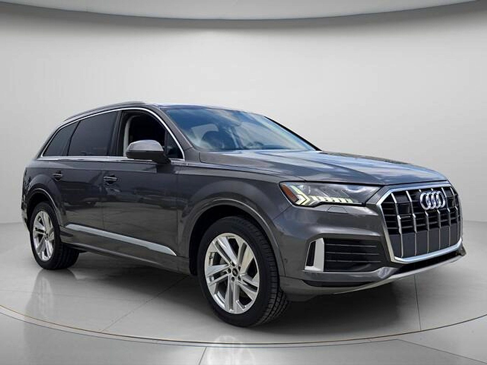 Used 2023 Audi Q7 2.0T Premium Plus w/ Premium Plus Package AWD/4WD image 9