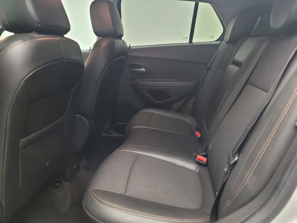 Used 2020 Chevrolet Trax LT w/ LT Convenience Package FWD image 18