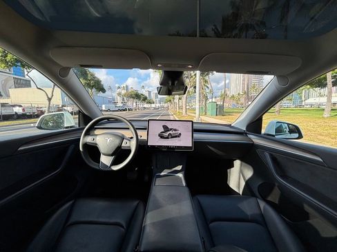Used 2023 Tesla Model Y Long Range AWD/4WD image 12