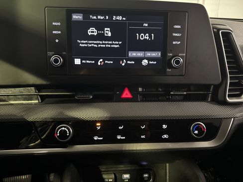 Used 2025 Kia Sportage LX FWD image 23