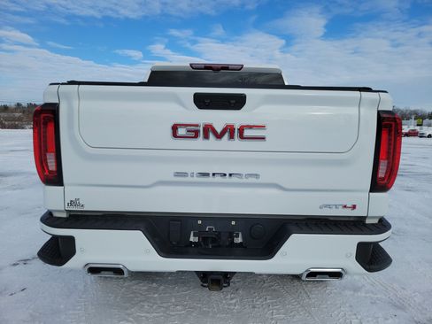 Used 2024 GMC Sierra 1500 AT4 w/ Technology Package image 6