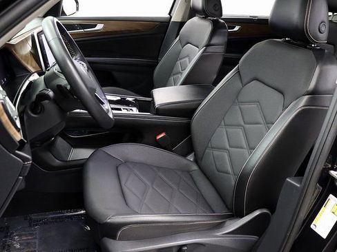 Used 2024 Volkswagen Atlas SE image 9