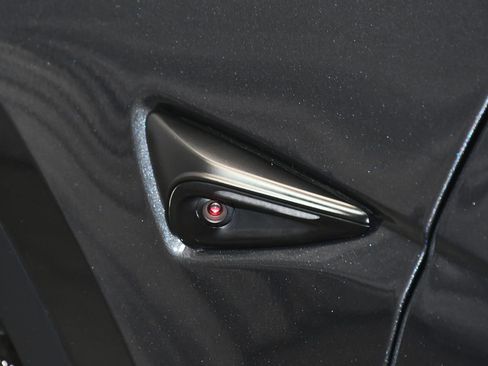 Used 2025 Tesla Model Y Long Range image 13