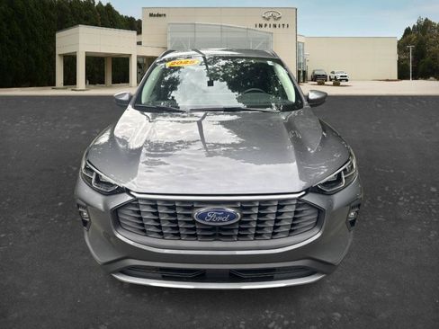 Used 2025 Ford Escape Platinum AWD/4WD image 2