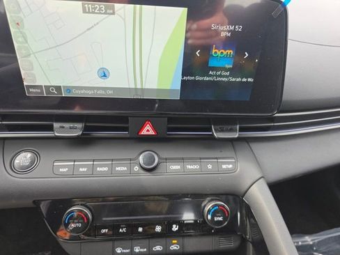 Certified 2025 Hyundai Elantra SEL image 15