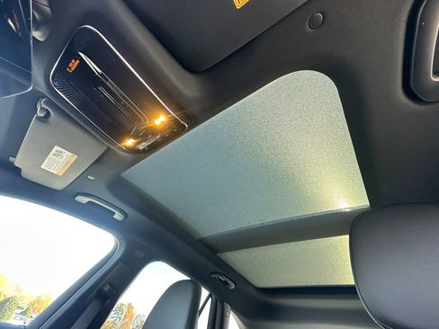 Used 2026 Mercedes-Benz GLC 300 image 33