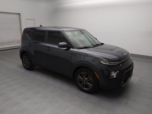 Used 2020 Kia Soul EX image 11