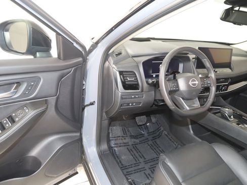 Used 2025 Nissan Rogue SL w/ Tech Package FWD image 51