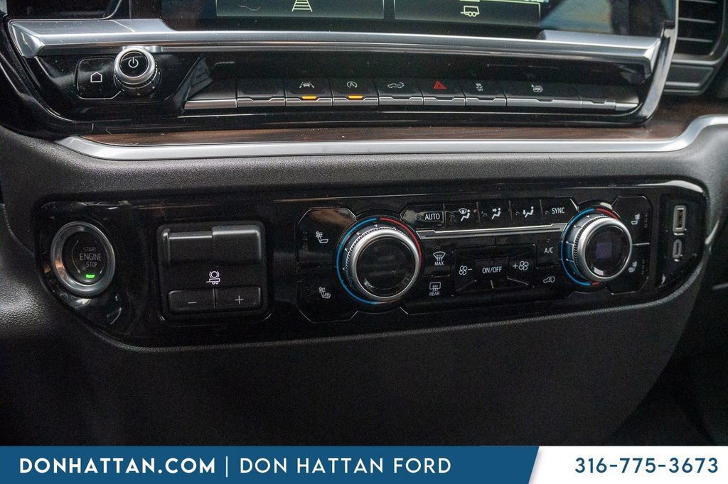 Used 2025 GMC Sierra 1500 SLT AWD/4WD image 9