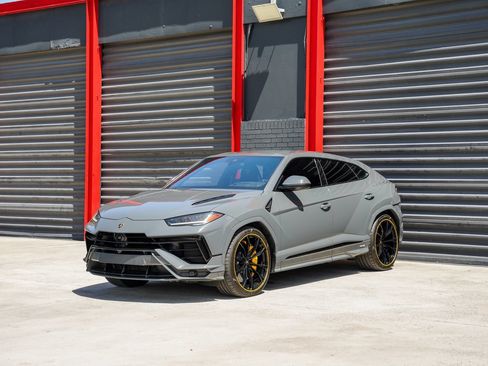Used 2023 Lamborghini Urus S AWD/4WD image 1
