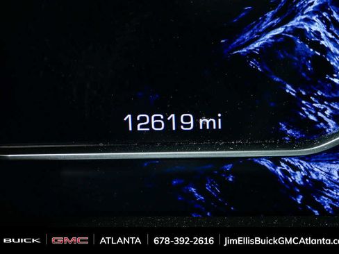 Used 2024 GMC Sierra 1500 AT4 w/ Technology Package image 9