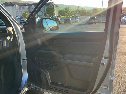 Certified 2025 Toyota Tacoma SR5 AWD/4WD image 26