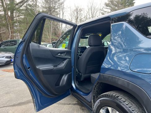 Certified 2025 Chevrolet Equinox LT w/ Safety and Technology Package image 33