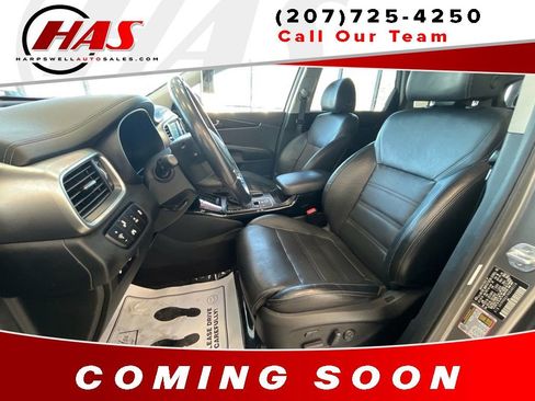 Used 2019 Kia Sorento SX image 9