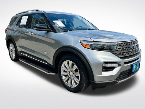 Used 2022 Ford Explorer King Ranch image 3