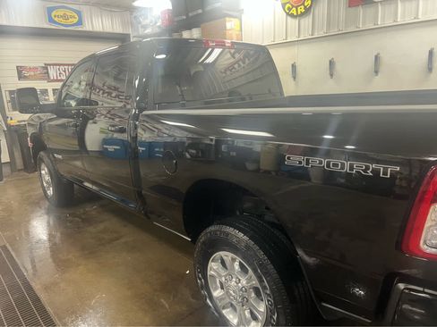 Used 2024 RAM 2500 Big Horn w/ Sport Appearance Package image 4