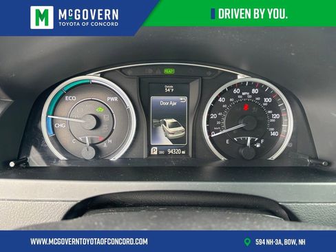 Used 2017 Toyota Camry SE w/ Moonroof Package image 34