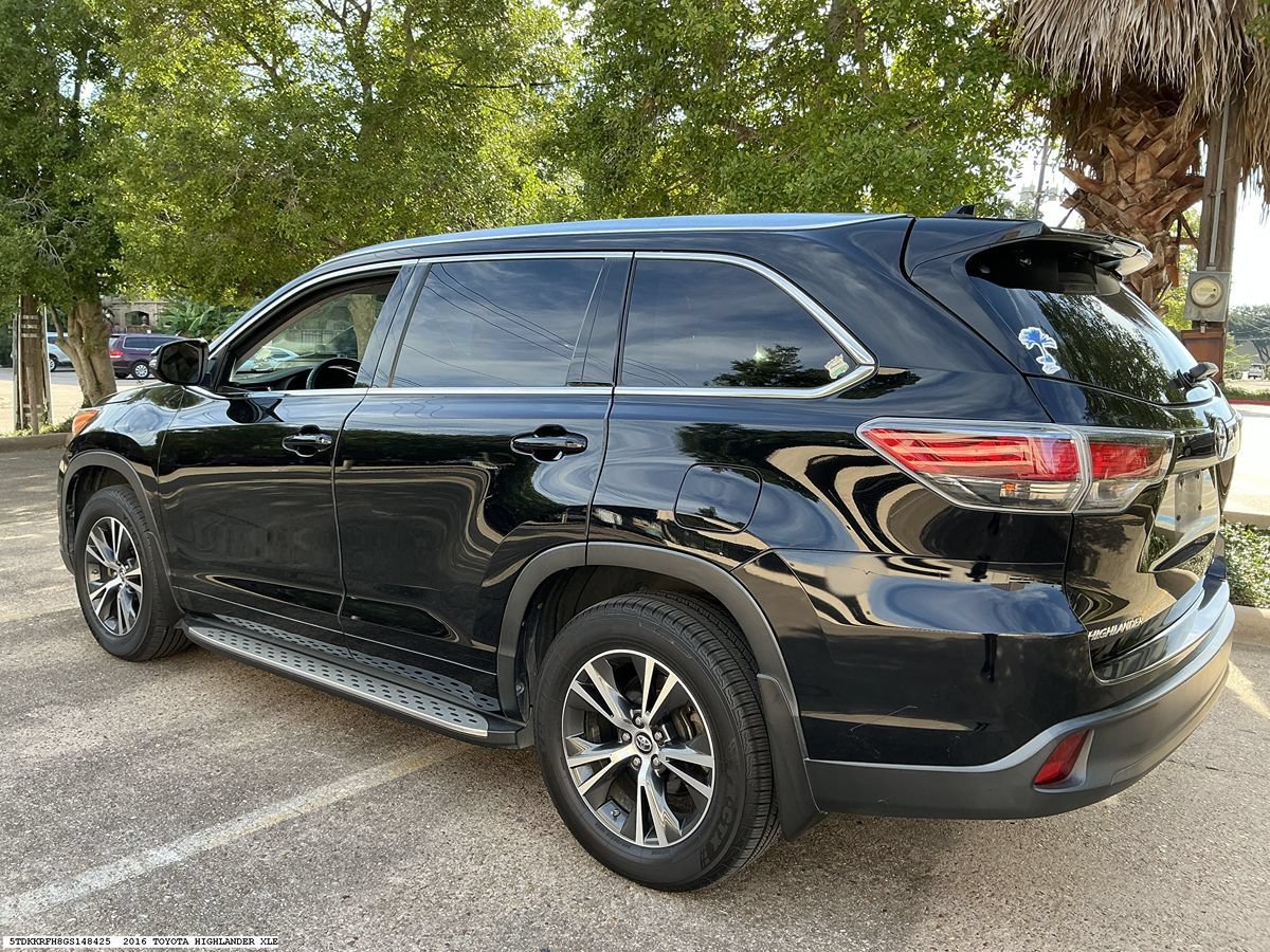 Used 2016 Toyota Highlander XLE FWD image 5
