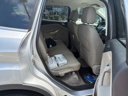 Used 2016 Ford Escape SE FWD image 4