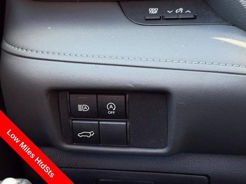 Used 2023 Toyota Highlander XLE AWD/4WD image 31