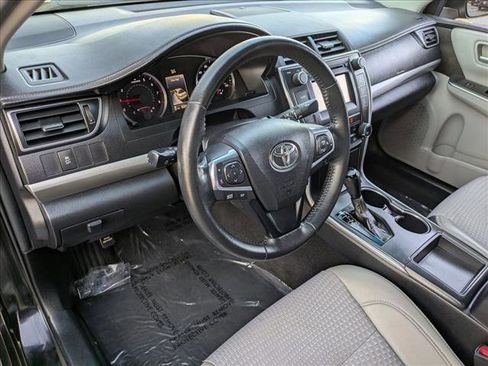 Used 2015 Toyota Camry SE image 9