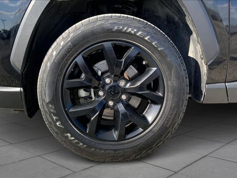 Used 2021 Toyota RAV4 LE image 12