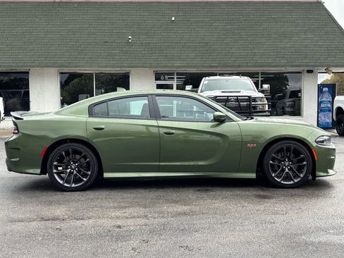 Used 2022 Dodge Charger Scat Pack w/ Driver Convenience Group image 3