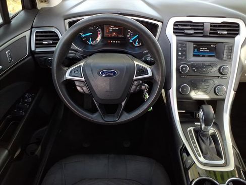 Used 2016 Ford Fusion SE image 17