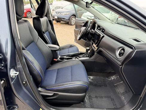 Used 2018 Toyota Corolla SE w/ Body Protection Package FWD image 12