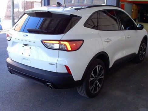 Used 2021 Ford Escape SE w/ SE Sport Appearance Package AWD/4WD image 9