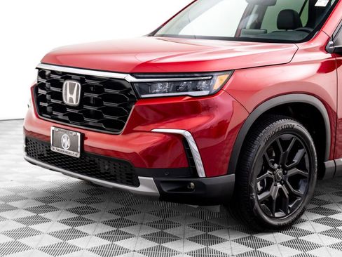Certified 2025 Honda Pilot Touring image 40
