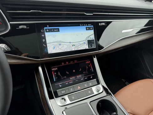 Used 2025 Audi Q7 3.0T Premium image 22