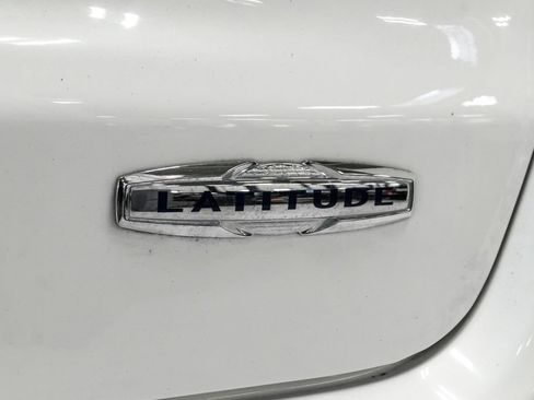 Used 2019 Jeep Compass Latitude w/ Popular Equipment Group AWD/4WD image 29