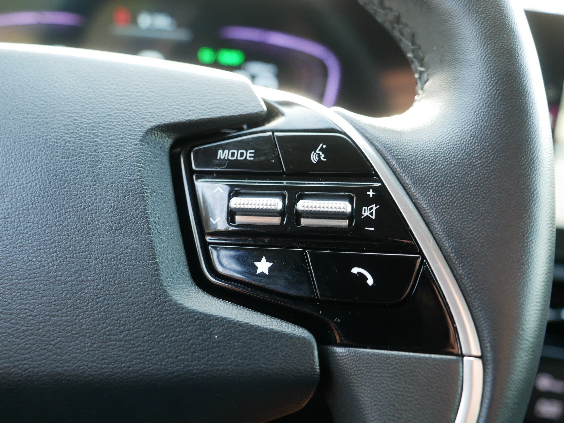 Certified 2025 Kia Niro SX Touring FWD image 29