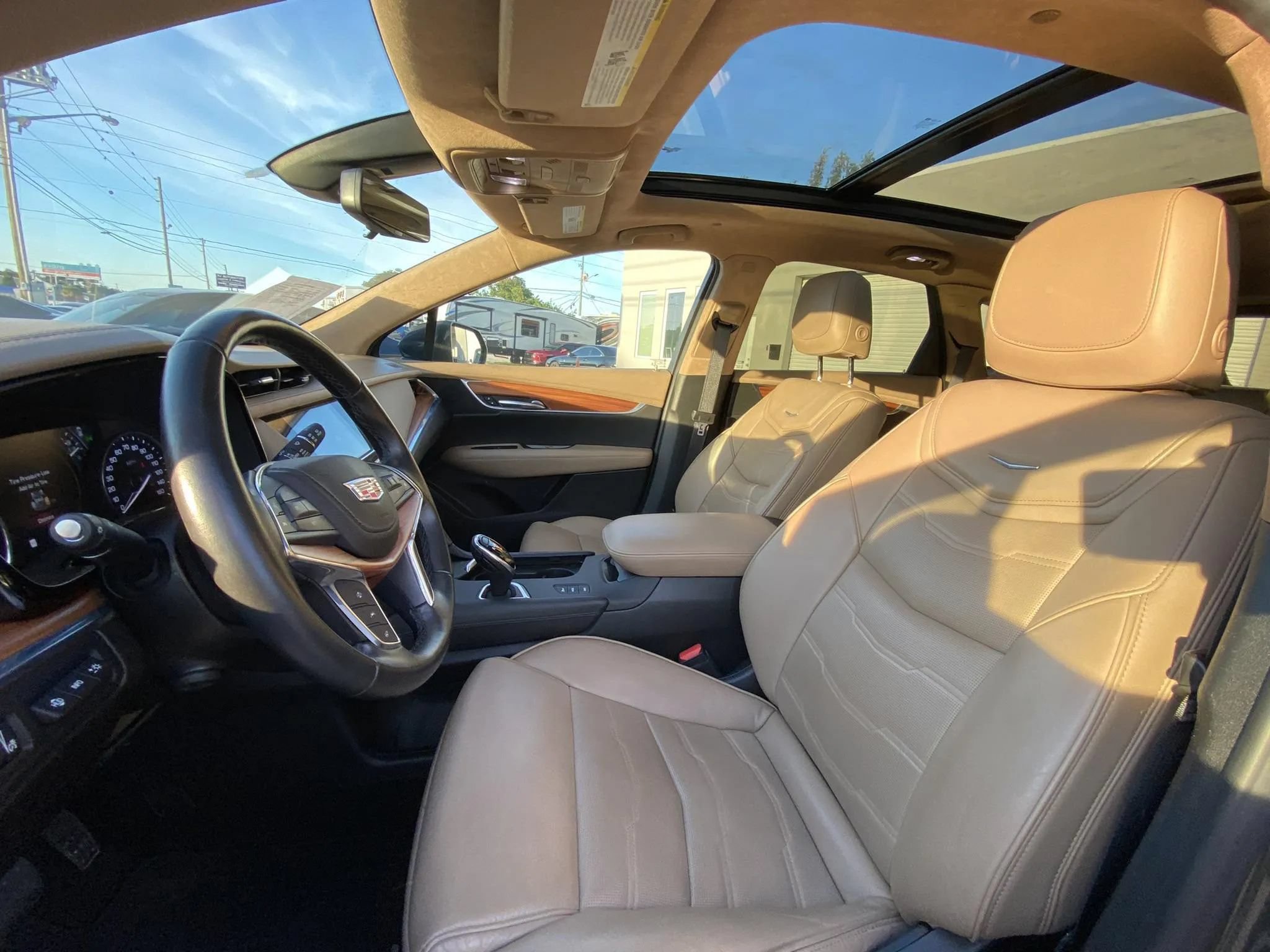 Used 2019 Cadillac XT5 Platinum AWD/4WD image 10
